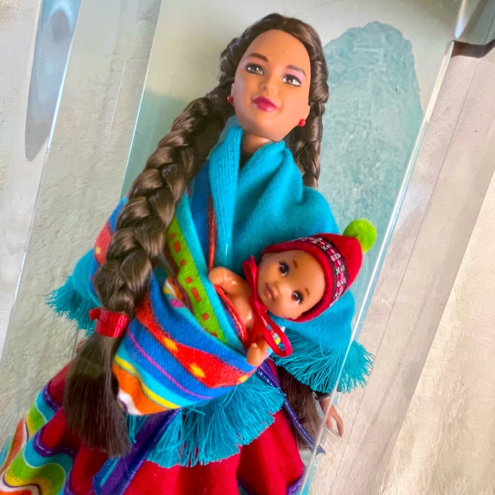 Vintage Barbie - Peruvian Barbie - Vintage Dolls of the World